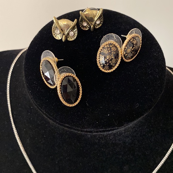 Necklace and earrings - Picture 4 of 5